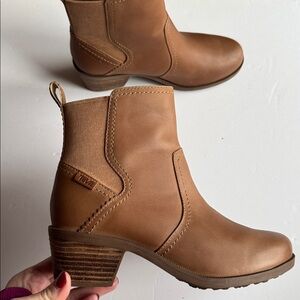 Teva Women's Anaya Bison Leather Chelsea Boots 1103230 Size 7 Brown Waterproof